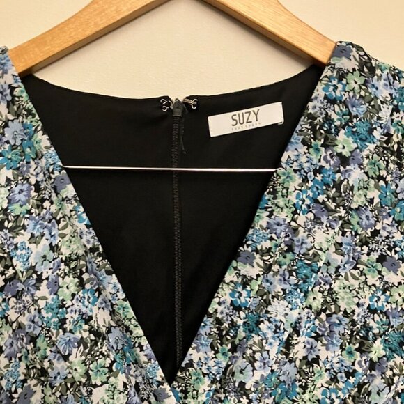 Suzy Shier Blue Print Dress - Picture 4 of 10